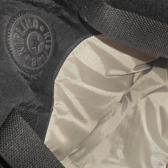 Black Kipling Pammie - Picture 6 of 8